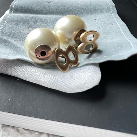 Dior pearl earrings - Picture 2 of 4